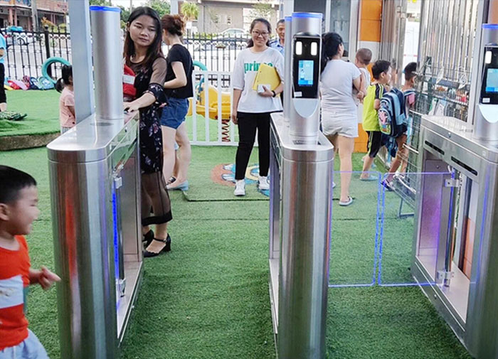 創新人臉人行通道閘系統 體驗無感刷臉通行